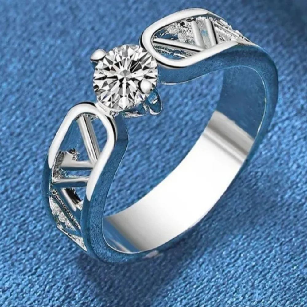 Stunning 925 Silver Unisex Ring Sz 9